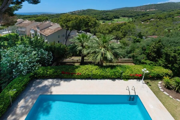 Mediterrane Villa mit Panoramaweitblick bis zum Meer und viel Potential Bild 2
