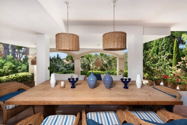 Mediterrane Villa mit Panoramaweitblick bis zum Meer und viel Potential Bild 10