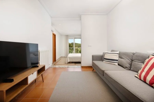 Mediterrane Villa mit Panoramaweitblick bis zum Meer und viel Potential Bild 12
