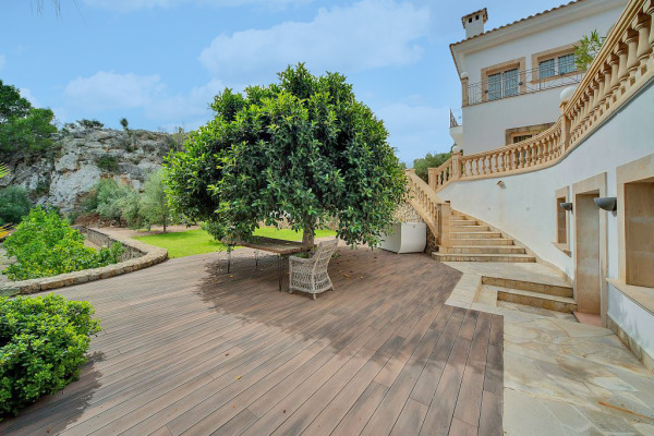 Mediterrane Villa mit Ferienvermietlizenz in begehrter Lage von Son Vida Bild 5