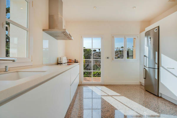 Mediterrane Villa mit Ferienvermietlizenz in begehrter Lage von Son Vida Bild 8