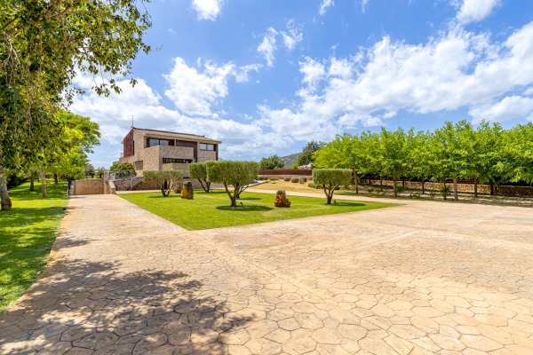 Stilvolle Finca mit Pool und Lizenz zur Ferienvermietung in Lloseta Bild 4