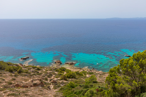 Neubau Luxusvilla in einzigartiger Lage in erster Meereslinie in Sa Torre Bild 3