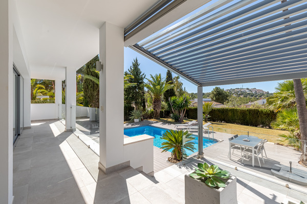 Exklusive, modernisierte Villa mit Pool in Santa Ponsa Bild 3