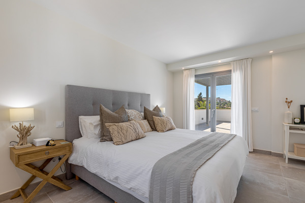 Exklusive, modernisierte Villa mit Pool in Santa Ponsa Bild 8