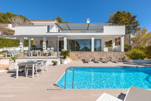 Exklusive, modernisierte Villa mit Pool in Santa Ponsa Bild 10