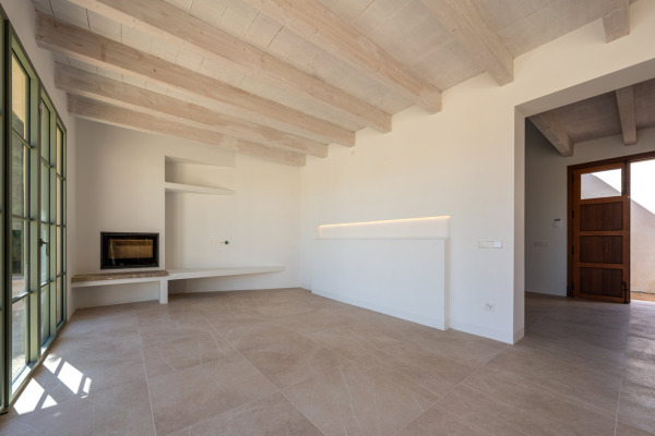 Modernes Neubau-Stadthaus mit großem Pool in Llubi in der Inselmitte Bild 6