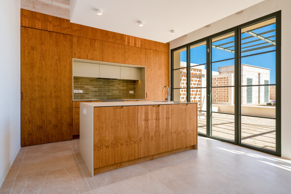 Modernes Neubau-Stadthaus mit großem Pool in Llubi in der Inselmitte Bild 7