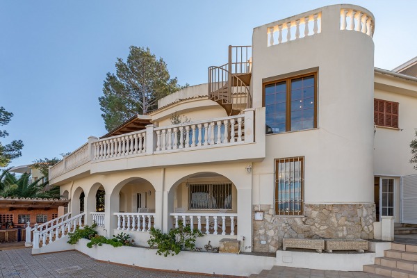 Villa mit Meerblick in exklusiver Wohnlage in Nova Santa Ponsa Bild 2