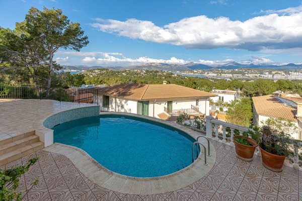 Villa mit Meerblick in exklusiver Wohnlage in Nova Santa Ponsa Bild 10