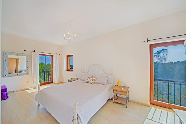 Mediterrane Finca mit herrlichem Blick in San Lorenzo de Cardessar Bild 10