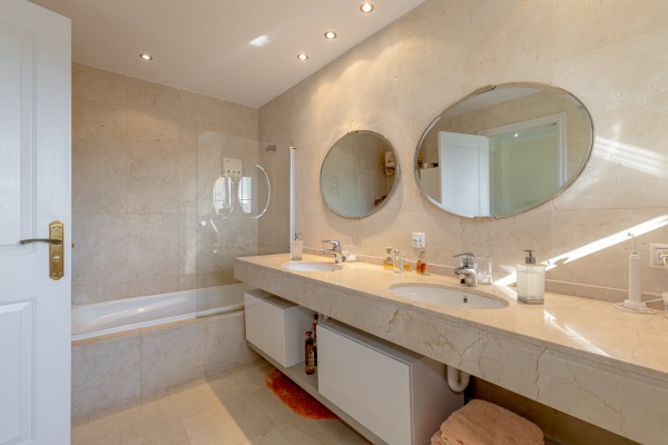 Doppelhaushälfte mit Teilmeerblick und viel Privatsphäre in Puig de Ros Bild 12