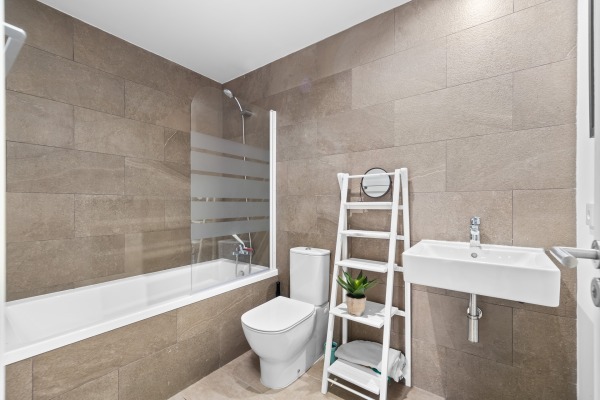 Neuwertige Penthouse-Wohnung in einer modernen Wohnanlage Bild 9