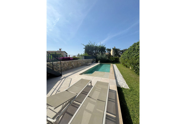 Moderne Doppelhaushälfte mit Meerblick und privatem Pool in Sant Agustin Bild 9