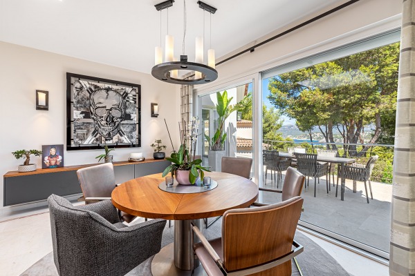 Hochwertig renovierte Luxusvilla mit Teilmeerblick & Gästeapartment Bild 5