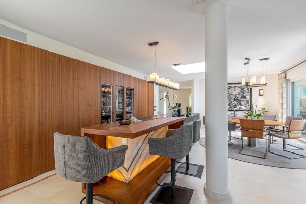 Hochwertig renovierte Luxusvilla mit Teilmeerblick & Gästeapartment Bild 6