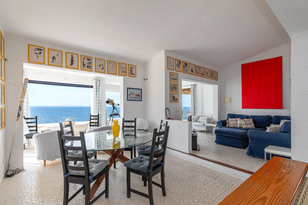 Villa in einmaliger Lage in erster Meereslinie auf den Klippen Bild 9