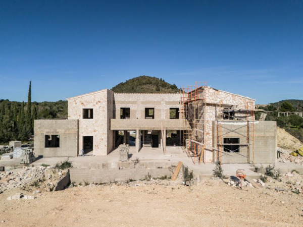 Neugebaute Finca mit Blick bis zum Meer in Son Servera Bild 2