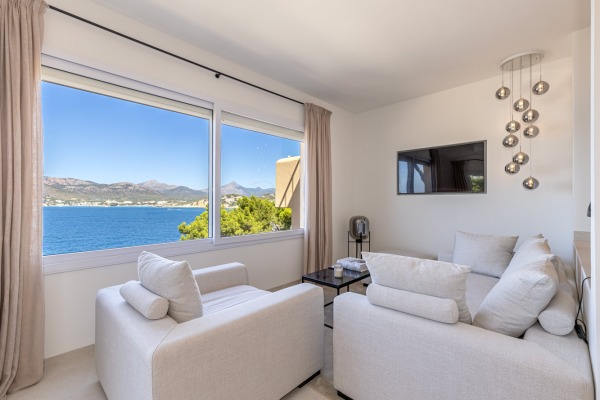 Hochwertig sanierte Doppelhaushälfte mit traumhaftem Meerblick Bild 7