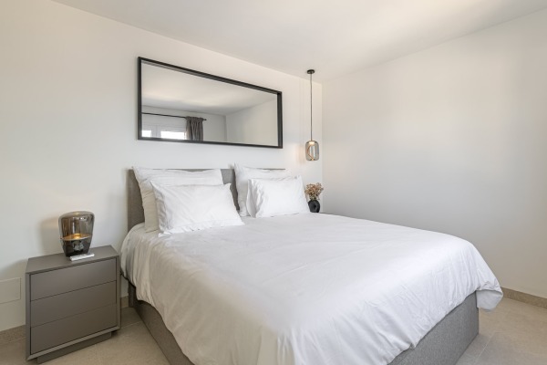 Hochwertig sanierte Doppelhaushälfte mit traumhaftem Meerblick Bild 8