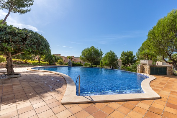 Gepflegte Wohnung in mediterraner Residenz am Golfplatz in Santa Ponsa Bild 2