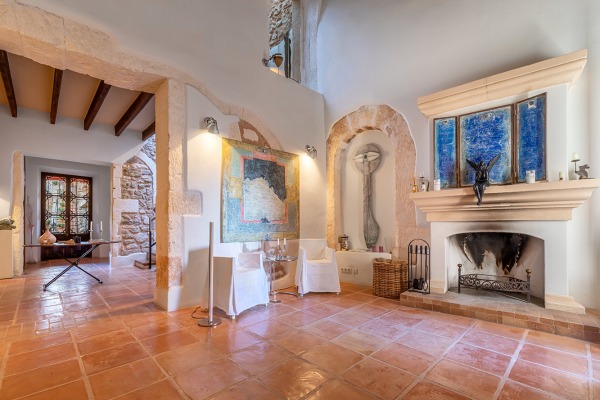 Komplett renoviertes, historisches Stadthaus mit Pool in Felanitx Bild 3