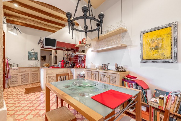 Komplett renoviertes, historisches Stadthaus mit Pool in Felanitx Bild 8