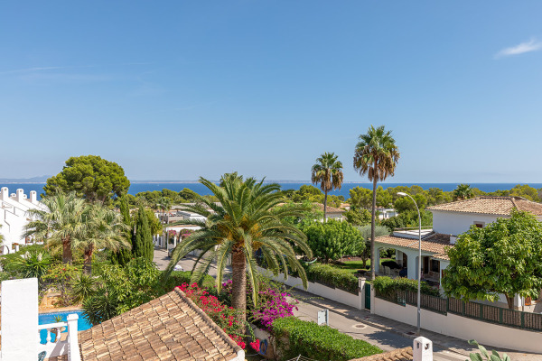 Modern renovierte Villa mit Meerblick in Sol de Mallorca Bild 2