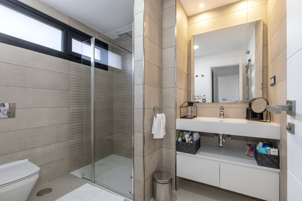 Moderne, neuwertige Villa in Cala Murada an der Ostküste Mallorcas Bild 9