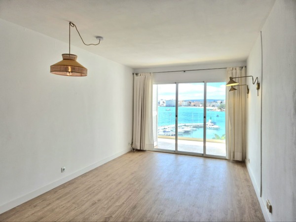 Wohnung mit Vermietungsmöglichkeit an der Strandpromenade von Palmanova Bild 3
