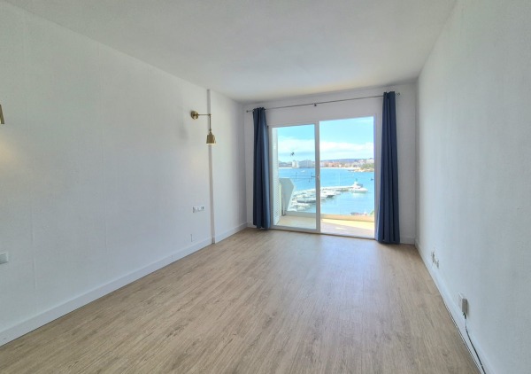 Wohnung mit Vermietungsmöglichkeit an der Strandpromenade von Palmanova Bild 9