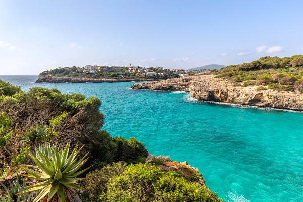 Einzigartige Villa mit herrlichem Blick direkt am Meer in Cala Anguila