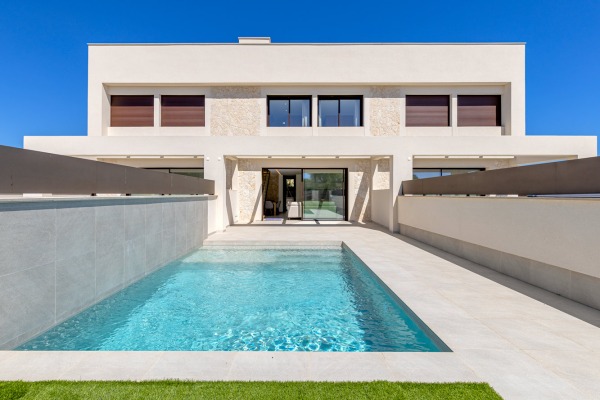 Modernes Reihenhaus mit Pool nahe dem Naturstrand Es Trenc