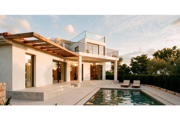 Zeitgemäße Designer-Villa mit Pool und herrlichem Weitblick Bild 3