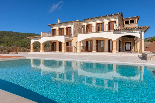 Image showcasing Immobilien mit Meerblick auf Mallorca - Beste Lage am Meer
