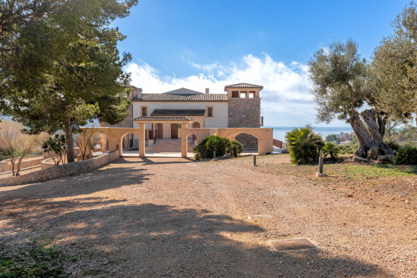 Elegante, mediterrane Neubauvilla in Hanglage mit Meerblick Bild 10