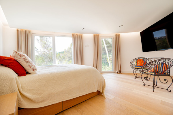 Mediterrane Villa in erhöhter Lage am Golfplatz in Bendinat Bild 10