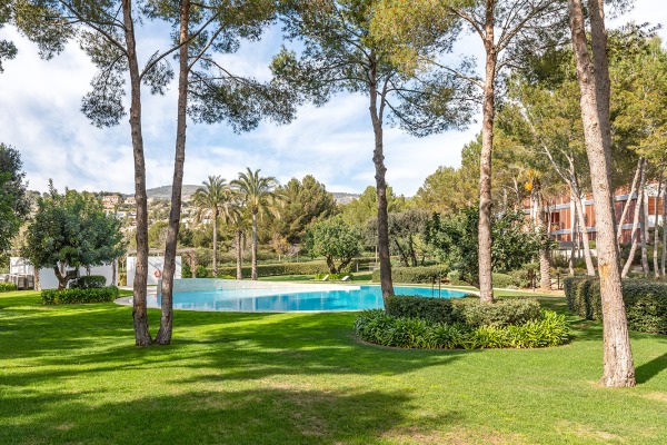 Geräumiges Apartment in moderner Wohnanlage am Golfplatz Bendinat Bild 2