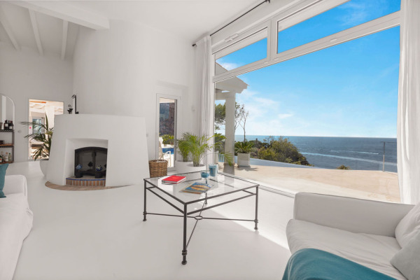 Moderne Luxusvilla in exklusiver Lage in erster Meereslinie von Port Andratx Bild 5