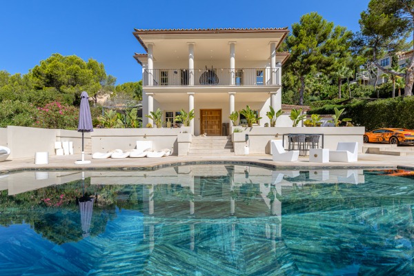 Elegante, modernisierte Villa in Südlage fußläufig zum Strand