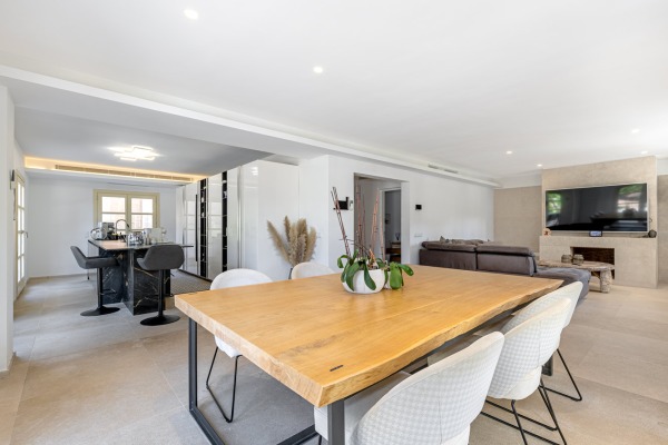 Elegante, modernisierte Villa in Südlage fußläufig zum Strand Bild 5