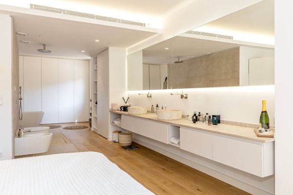 Elegante, modernisierte Villa in Südlage fußläufig zum Strand Bild 9