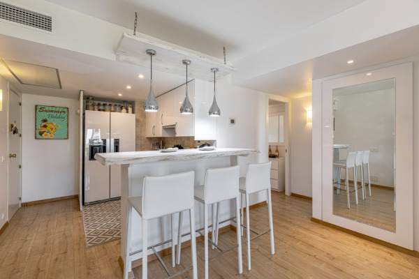 Modernes Apartment mit Teilmeerblick in einer Anlage direkt am Meer Bild 6