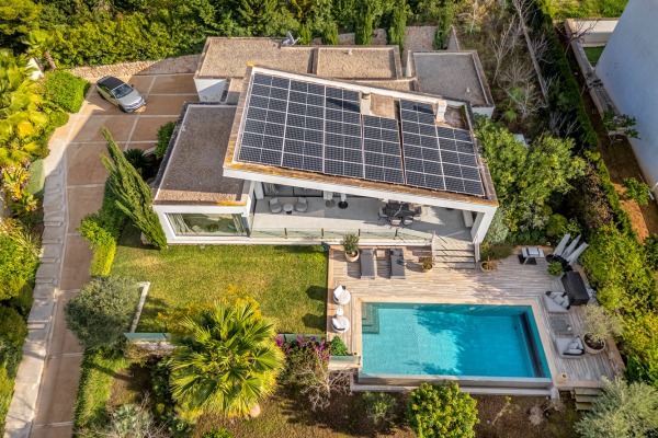 Moderne Villa mit herrlichem Ausblick in leichter Hanglage in Cala Vinyas Bild 10