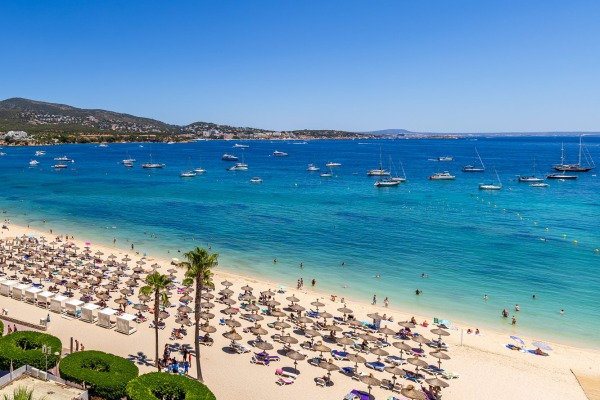 Hochwertig saniertes Apartment direkt am Strand von Palmanova Bild 2