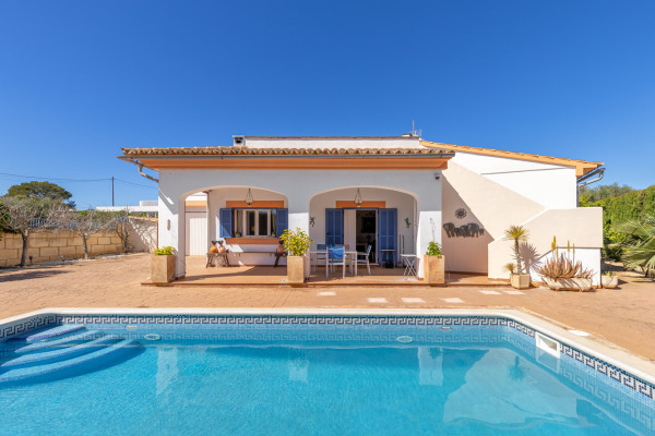 Mediterranes Haus mit Ferienvermietlizenz und Pool im Süden Mallorcas Bild 2