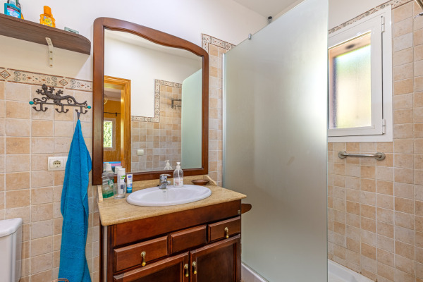 Mediterranes Haus mit Ferienvermietlizenz und Pool im Süden Mallorcas Bild 7