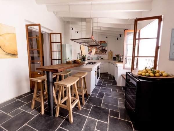 Saniertes Stadthaus mit 2 Wohneinheiten und ETV-Lizenz für 8 Personen Bild 3