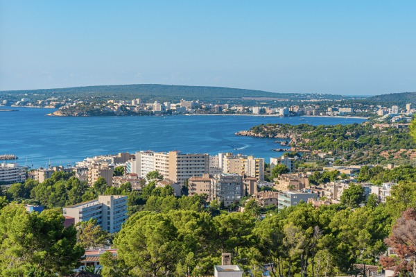 Elegante Luxusvilla  in privilegierter Lage mit beeindruckendem Meerblick Bild 3