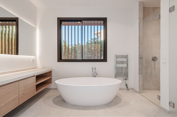 Elegante Luxusvilla  in privilegierter Lage mit beeindruckendem Meerblick Bild 7